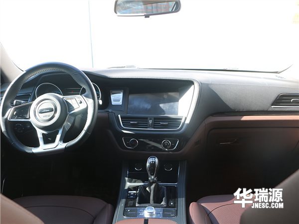 6万块就能买到的中型“豪华”SUV，众泰T600就是这么自信